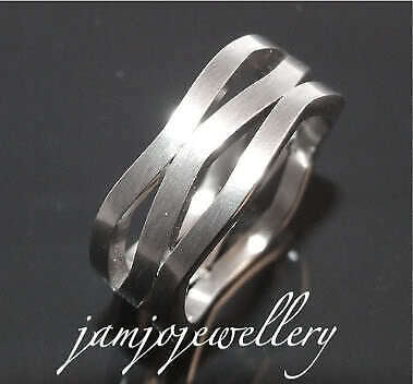 Stunning contemporary wave dessign titanium ring